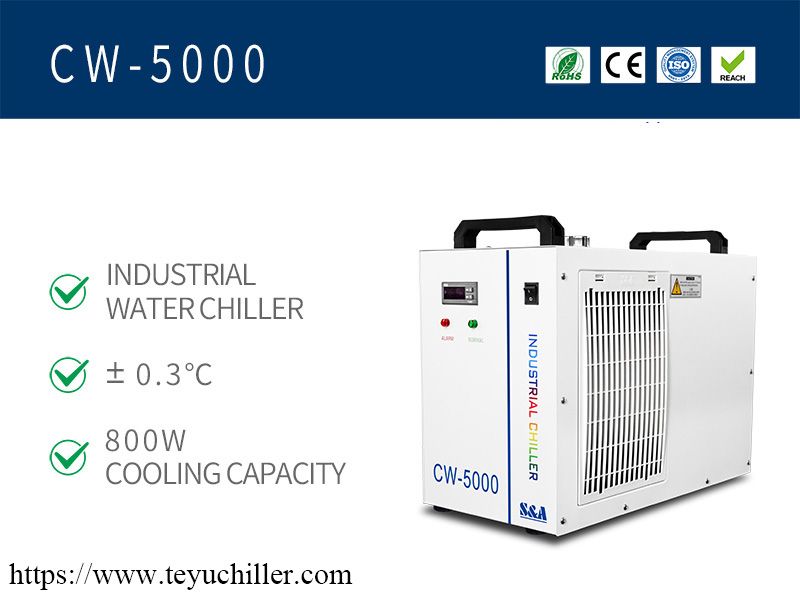 Piccolo refrigeratore d'acqua CW5000
